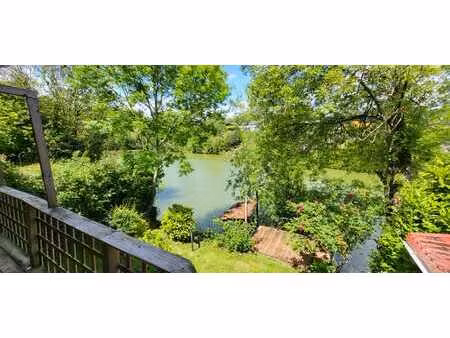 chalet de ± 70 m² avec accès direct au lac & 1 ch & 1 bureau