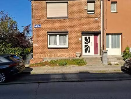 maison 3 façades à couillet avec jardin