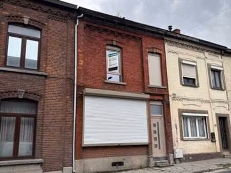 gros œuvre fermé de ±155m² sur 1a80  3/4 chambres  jardin.