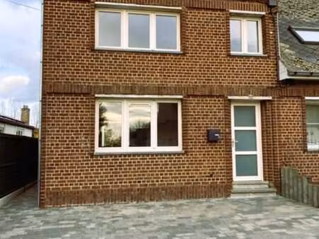 maison 2ch avec jardin et terrasse à saint-sauveur