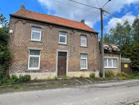 maison 4 façades avec garage et jardin  à rénover