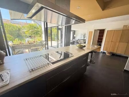 location maison meublé à nantes (44000) : à louer meublé / 160m² nantes