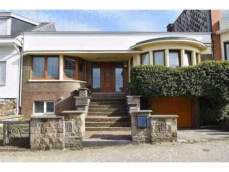 vaste maison
