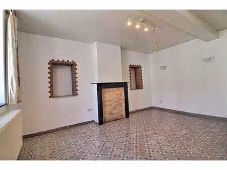 maison 2 chambres avec cour couverte