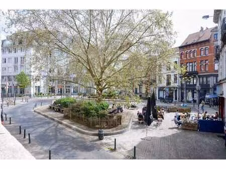 lieu hybride a usage mixte 581m² + terrasse 50m²