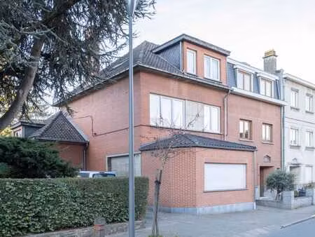 grand appartement duplex (144m²) avec jolie terrasse (19m²)