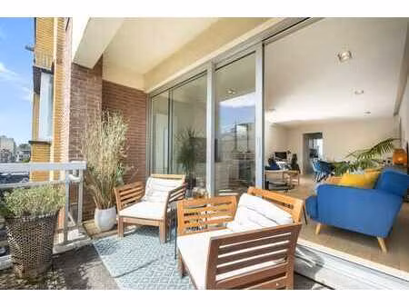 brugmann – superbe appartement rénové avec terrasses