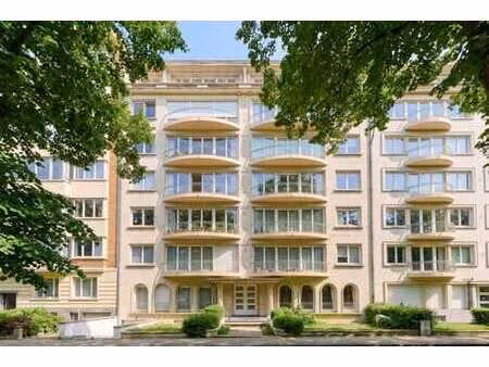 ixelles/vub – 1 ch lumineux avec cachet