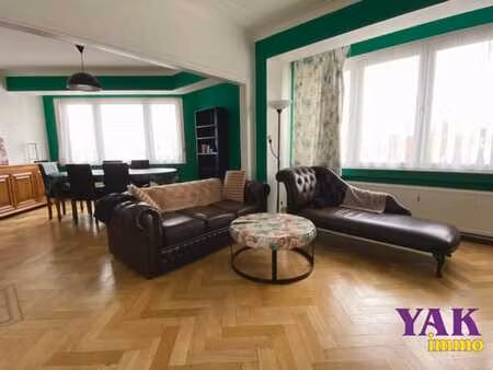 lumineux appartement 2 chambres avec garage et bureau