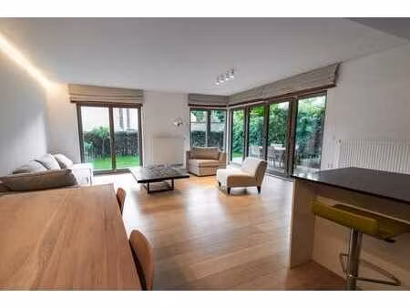 superbe rdc 2 chambres avec jardins et vue forêt