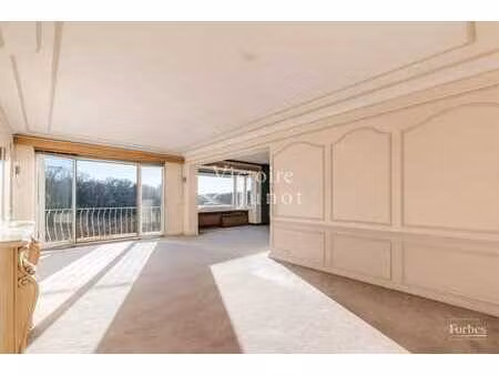 duplex-penthouse + terrasse panoramique face au parc de wolu