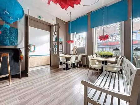 laeken: immeuble de rapport avec commerce et 2 appartements