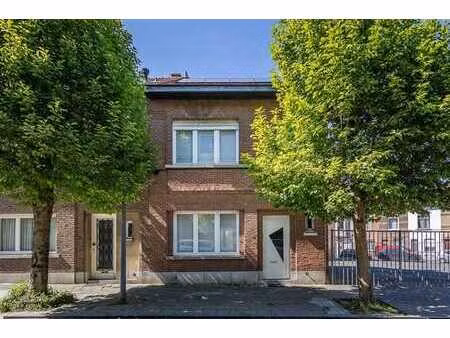 charmante maison 3 chambres avec extérieur à anderlecht !