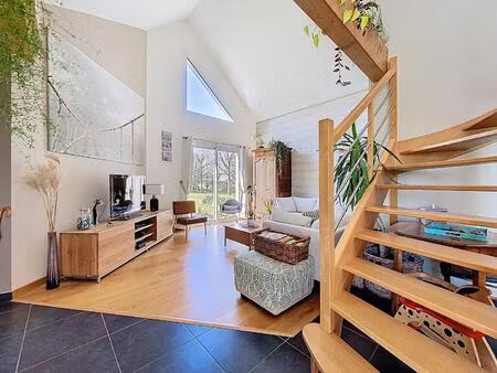 belle maison contemporaine avec 4 chambres située dans un hameau à quelques minutes de...