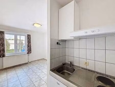 studio 1 chambre  pratique et idéalement situé - boncelles