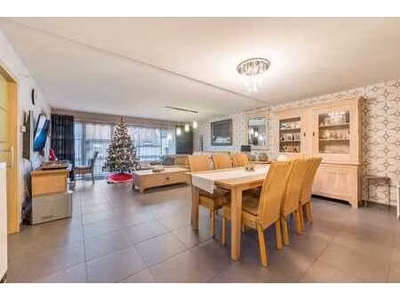 appartement spacieux avec grande terrasse à temse