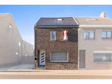 maison avec 3 chambres et un grenier multifonctionnel