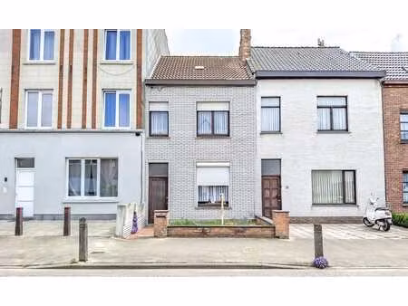 te renoveren woning met sterk potentieel op topligging te...