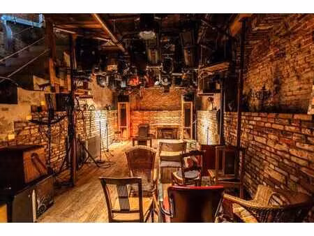 théâtre à vendre  concept + mobilier