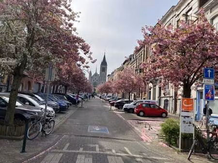 appartement 1 ch. etterbeek  quartier calme et fleuri