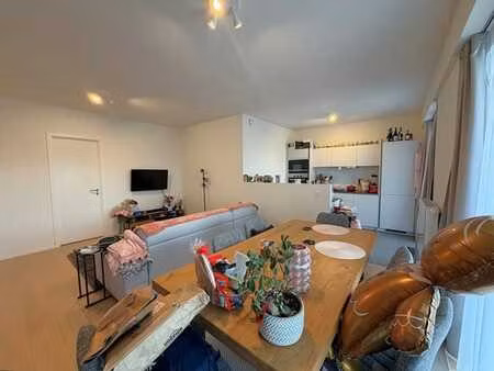 dans un immeuble tout neuf superbe appart 2 chambres  1 sdb 