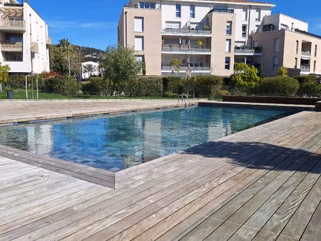 hyeres ouest - appartement t2 - 39 m² - residence recente - piscine - jardin 42m²