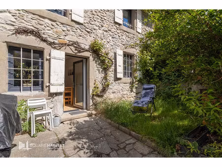 gaillard maison de village au pied de la douane