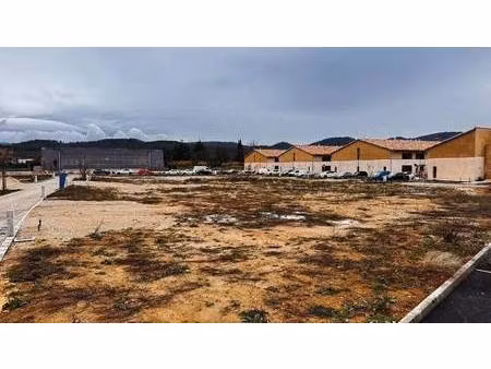 terrain constructible viabilisé à vendre