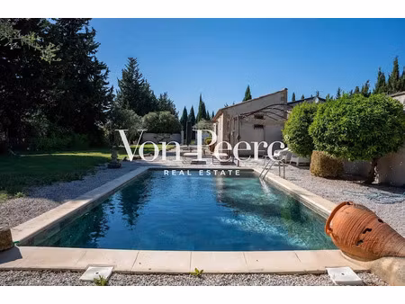 vente maison 220 m² à saint-etienne-du-grès (13103)  895 000 €