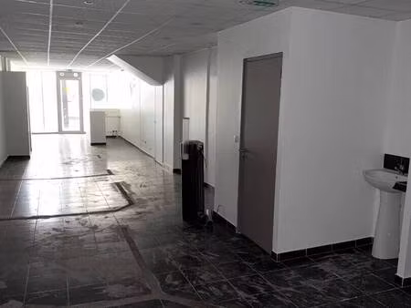 local commercial à louer