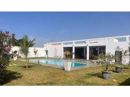 en exclusivite chez selection senegal grande maison neuve avec piscine situee dans un doma