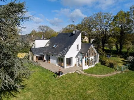 maison 230 m² avec une dépendance de 60 m² attenante et 1 hectare de terrain / morbihan...