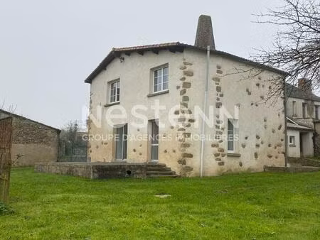 maison de caractère dans le centre de voulmentin 152m² habitable sur un terrain clos de...