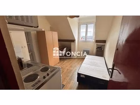 exclusivite centre ville chambre etudiant meuble de 10.10 m2 vendu libre de locataire disp