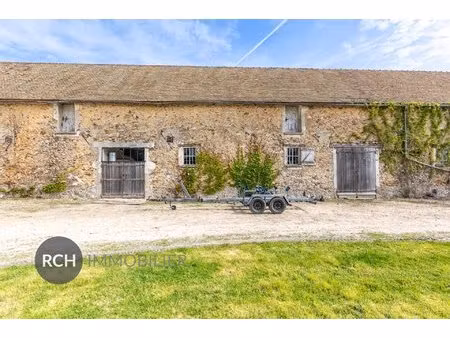 exclusivité - a 7km d'orgerus - grange à rénover sur un joli jardin avec vue dégagée