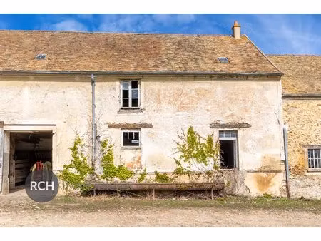 exclusivité - a 10km de montfort l'amaury - grange à rénover sur un joli jardin avec vue d