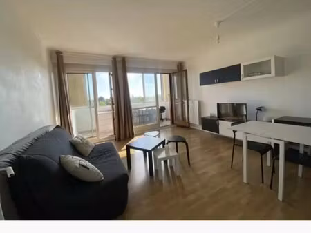 charmant appartement meublé à carrières-sur-seine