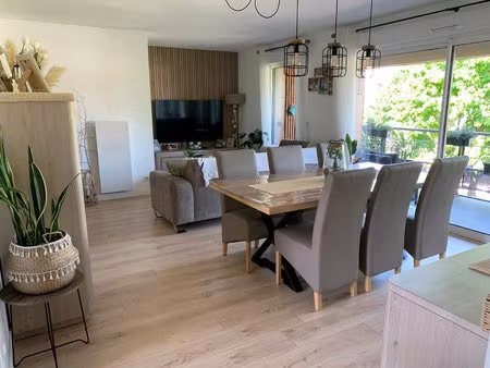 magnifique appartement de type 3 avec grand balcon