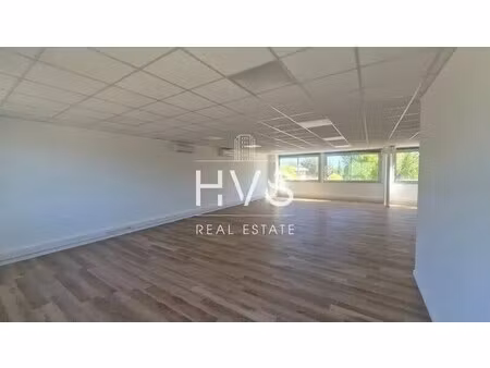 location bureaux 127 m²