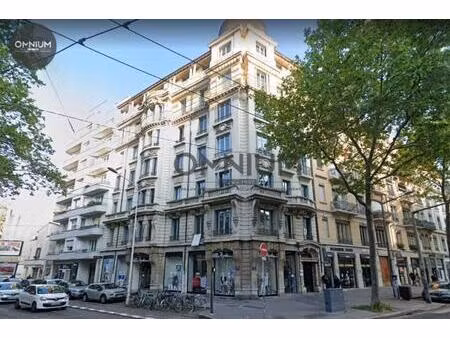 location bureaux 92 m²