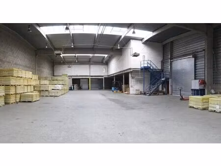 location local d’activités chassieu 69680 1150m²