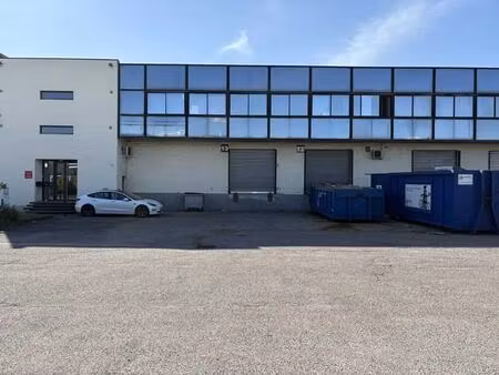 location local d’activités genas 69740 1139m²