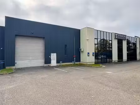 location local d’activités genas 69740 1858m²