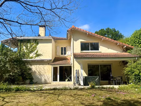 splendide maison familiale de 255 m² à vendre à pouillon  havre de paix et de confort