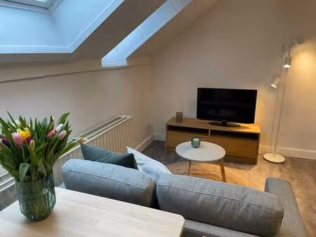superbe duplex entièrement meublé dans le centre d'arlon