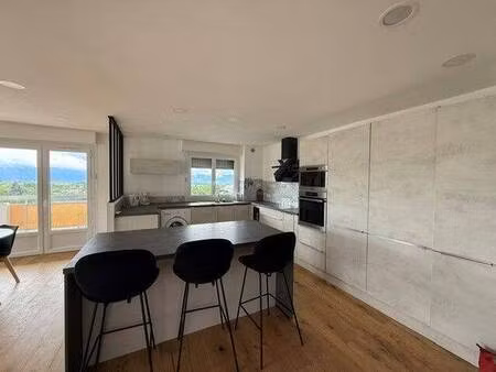 gex hyper centre  appartement de type 4 meublé  situé au 4ème étage avec vue imprenable