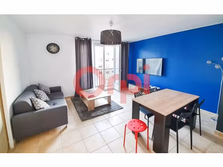 location appartement  m² t-4 à lyon 8  1 440 €