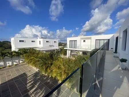 villa moderne 7 chambres  studio insonorisé et sécurité optimale à l'île maurice