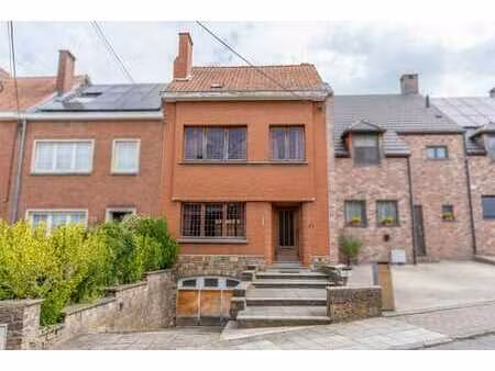 chenois : spacieuse maison 4ch + bureau - beau potentiel !