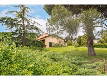 maison de luxe à vendre dans le quartier servanty